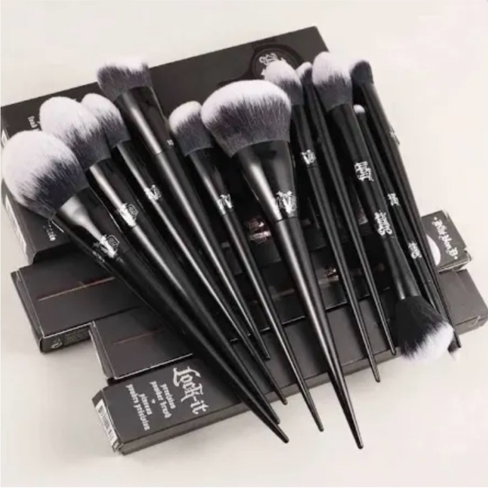 Kat Von D, 8 Makeup Brush Bundle - The Everything Bundle. New.